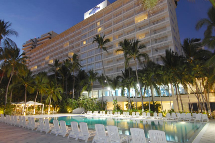 Main image of the El Cano offered by YourVacations.ca
