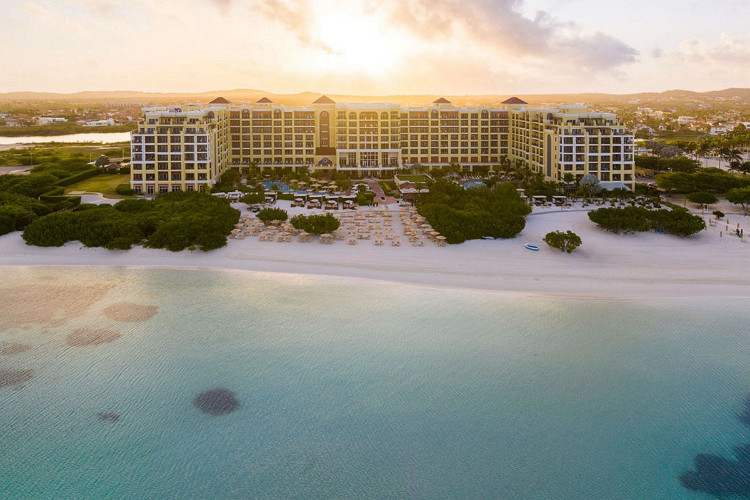 Image principale de l'hôtel The Ritz Carlton Aruba offert par VosVacances.ca