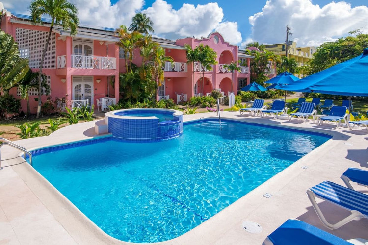 Image du dover beach hotel balcony offert par VosVacances.ca