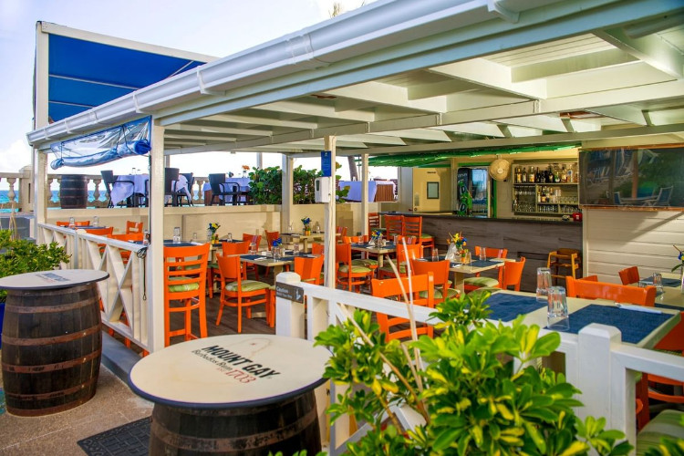 Image du dover beach hotel fitness offert par VosVacances.ca