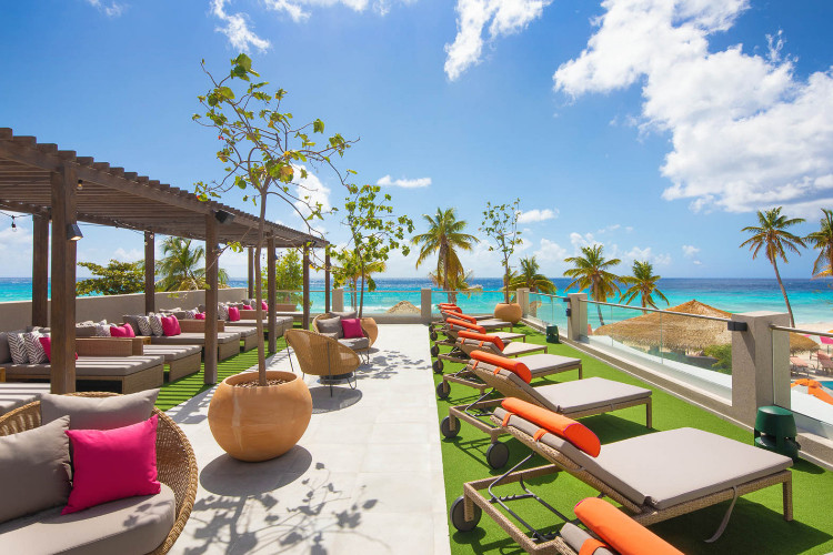 Image du o2 beach club and spa beach offert par VosVacances.ca