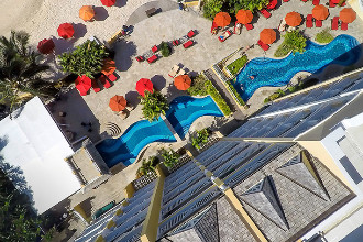 Image du ocean two resort and residences balcony offert par VosVacances.ca