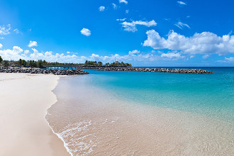 Image du port ferdinand luxury resort and residences balcony offert par VosVacances.ca