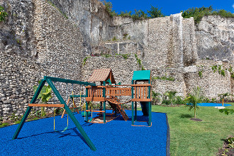 Image du port ferdinand luxury resort and residences golf offert par VosVacances.ca