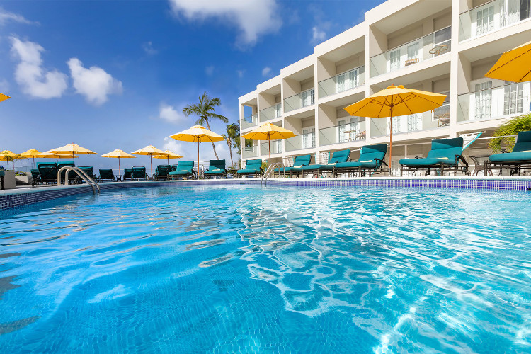 Image du sea breeze beach house balcony offert par VosVacances.ca