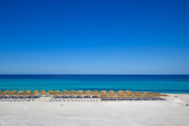 Image du grand aston cayo paredon beach offert par VosVacances.ca