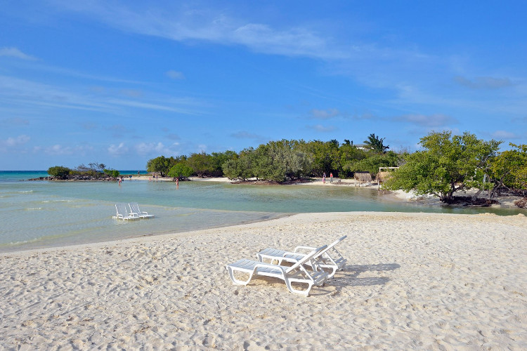 Image du sol cayo coco beach offert par VosVacances.ca