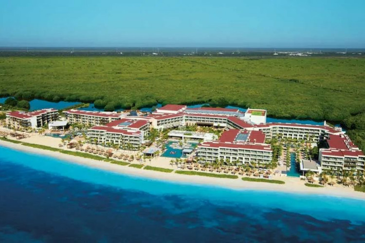 Image principale de l'hôtel Breathless Riviera Cancun offert par VosVacances.ca