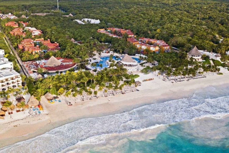 Image principale de l'hôtel Catalonia Playa Maroma offert par VosVacances.ca