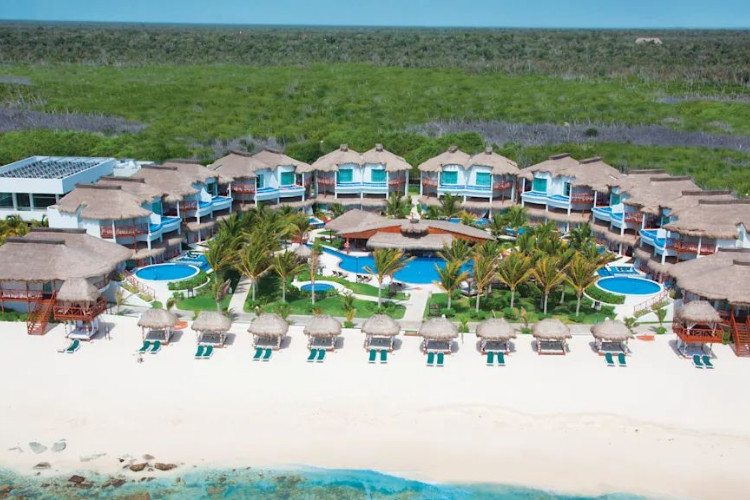 Image principale de l'hôtel El Dorado Casitas offert par VosVacances.ca