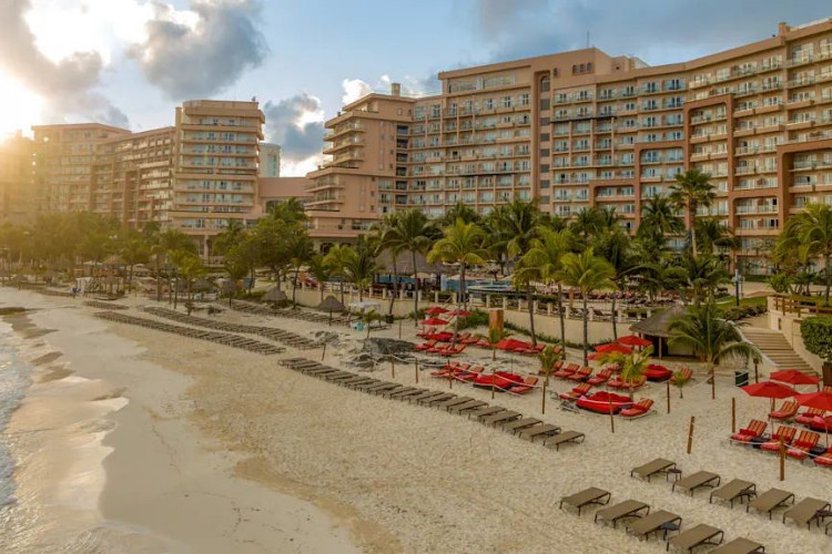 Image du grand fiesta americana coral garden offert par VosVacances.ca