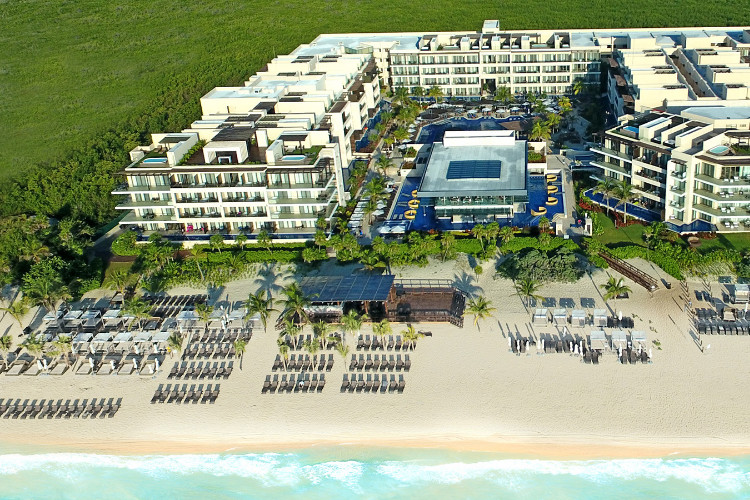 Image principale de l'hôtel Hideaway At Royalton Riviera Cancun offert par VosVacances.ca