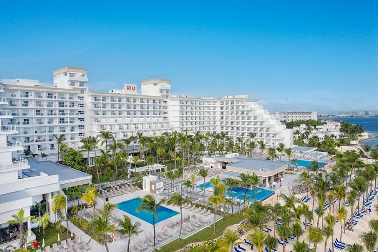 Image principale de l'hôtel Riu Caribe offert par VosVacances.ca