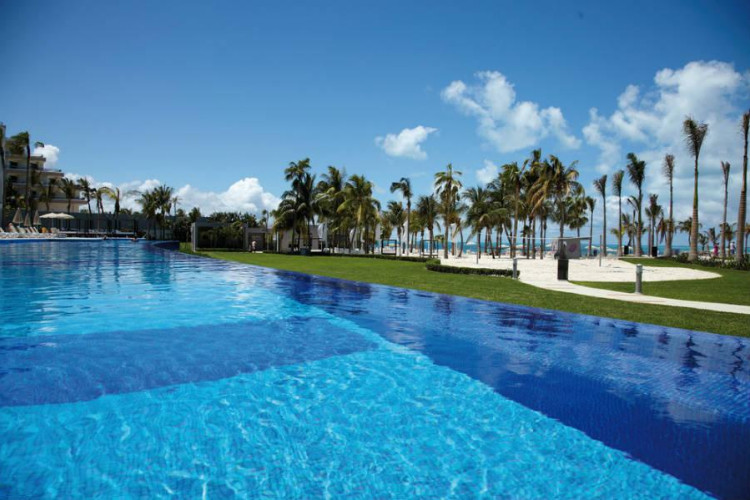 Image du riu palace peninsula beach offert par VosVacances.ca