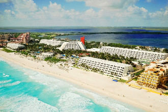 Main image of the Pyramid Cancun offered by YourVacations.ca