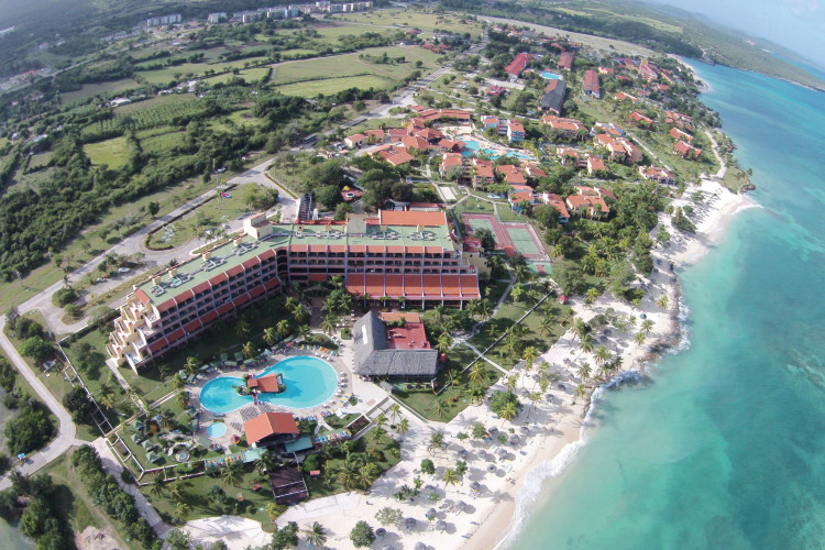 Image principale de l'hôtel Brisas Guardalavaca offert par VosVacances.ca