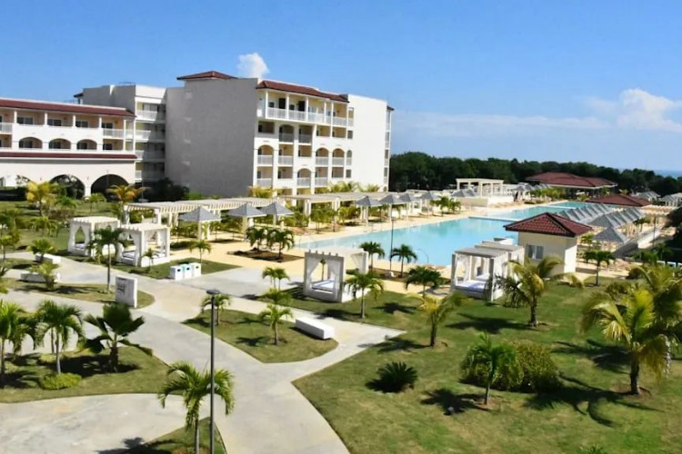 Image du grand memories holguin golf offert par VosVacances.ca