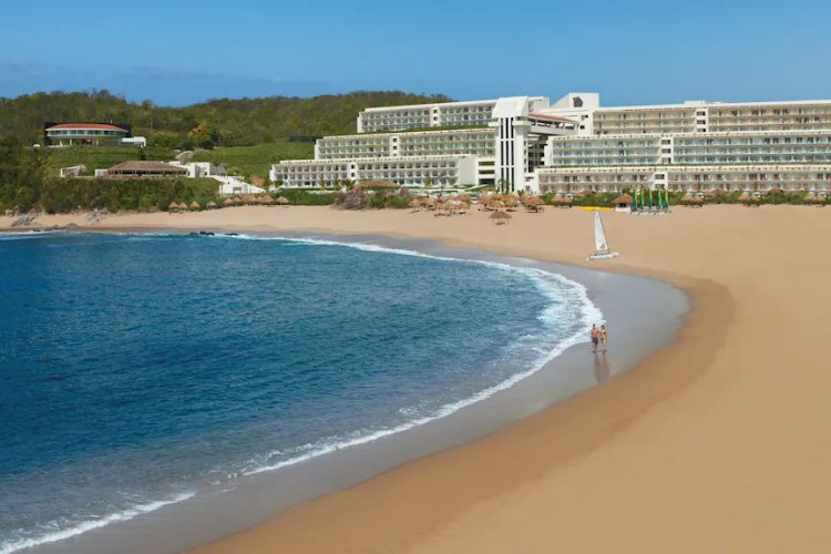 Image principale de l'hôtel Secrets Huatulco offert par VosVacances.ca