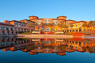 Image principale de l'hôtel The Westin Lake offert par VosVacances.ca