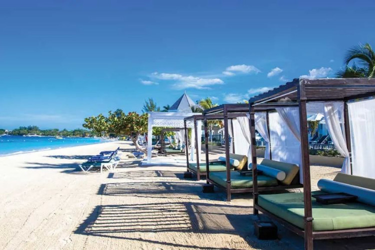 Image du azul beach resort negril balcony offert par VosVacances.ca