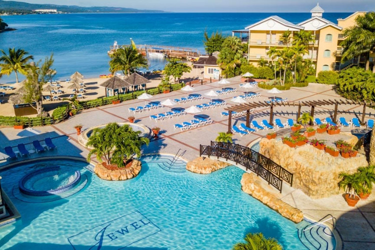 Image du jewel paradise cove balcony offert par VosVacances.ca