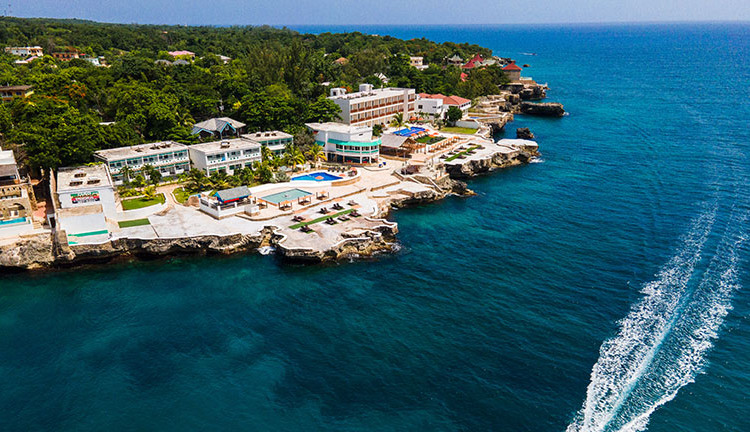 Image du samsara cliff resort and spa garden offert par VosVacances.ca