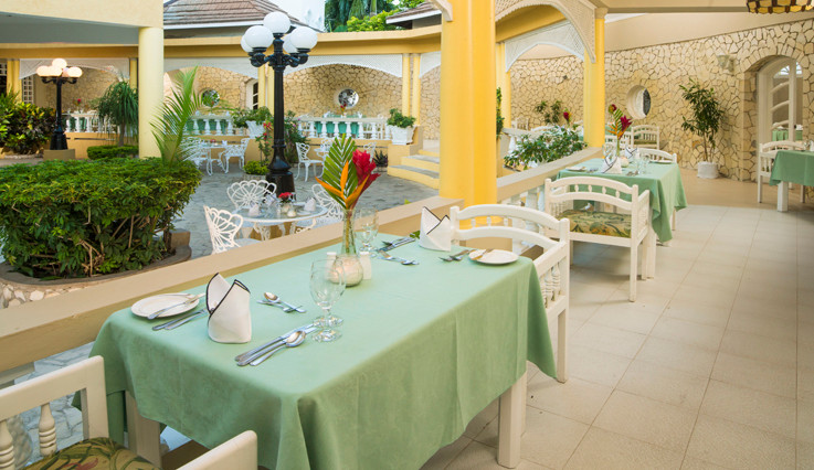 Image du seagarden beach resort garden offert par VosVacances.ca