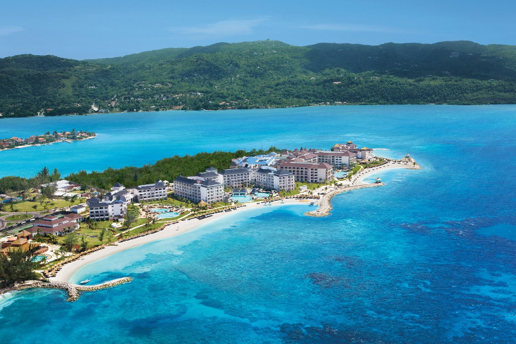 Image principale de l'hôtel Secrets St James offert par VosVacances.ca