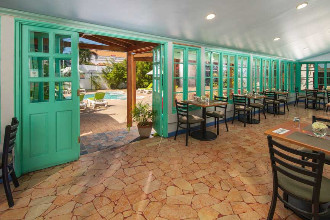 Image du tobys resort balcony offert par VosVacances.ca
