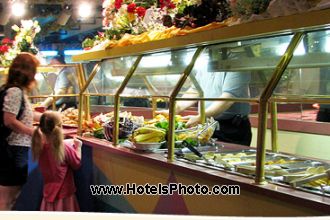 Image du seralago maingate east restaurant offert par VosVacances.ca