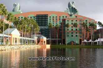 Image principale de l'hôtel Disney Swan offert par VosVacances.ca