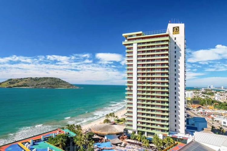 Image principale de l'hôtel El Cid El Moro Beach offert par VosVacances.ca