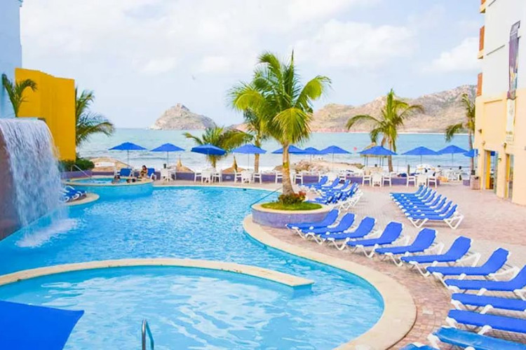 Image du las flores beach resort beach offert par VosVacances.ca