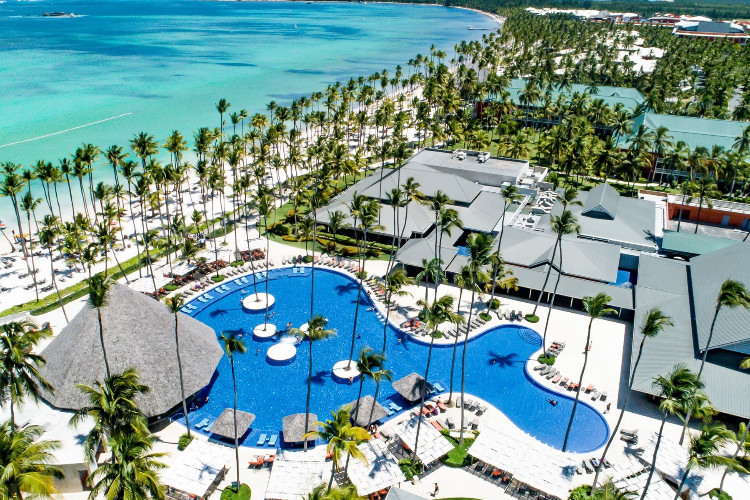 Image principale de l'hôtel Barcelo Bavaro Beach offert par VosVacances.ca