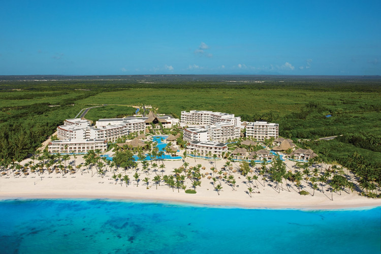 Image principale de l'hôtel Secrets Cap Cana offert par VosVacances.ca