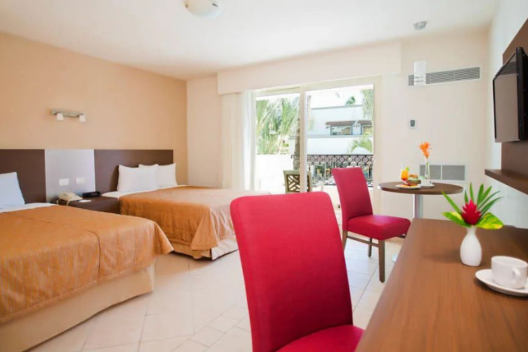 Image du crown paradise  pas golden beach offert par VosVacances.ca