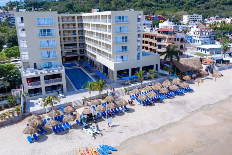 Image principale de l'hôtel Decameron La Marina offert par VosVacances.ca