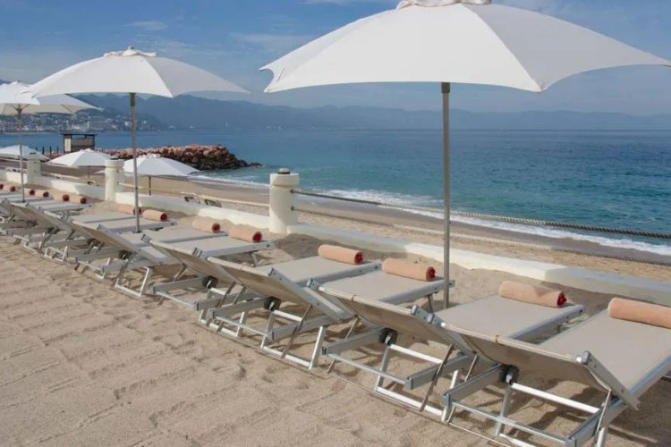 Image du plaza pelicanos grand balcony offert par VosVacances.ca