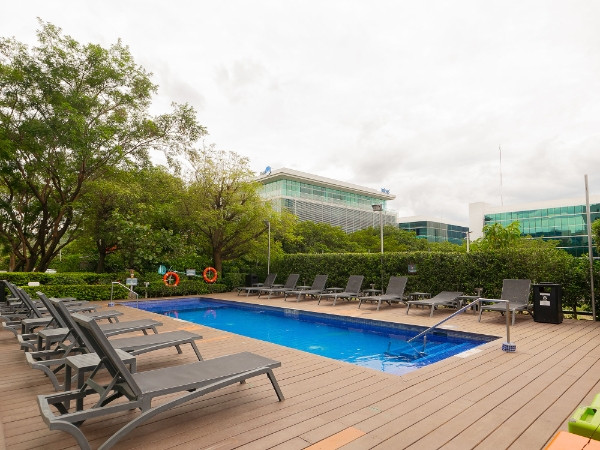 Image du aloft san jose hotel balcony offert par VosVacances.ca