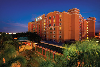 Image principale de l'hôtel Embassy Suites By Hilton offert par VosVacances.ca