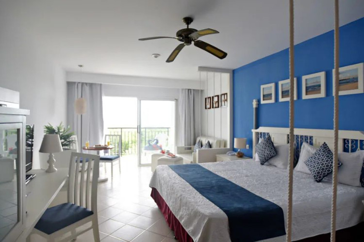 Image du sanctuary at grand memories balcony offert par VosVacances.ca