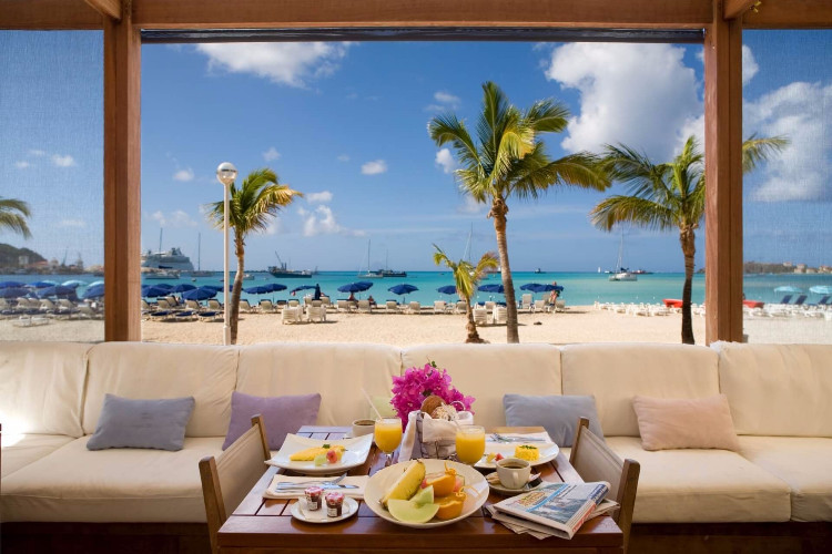 Image du holland house beach hotel garden offert par VosVacances.ca