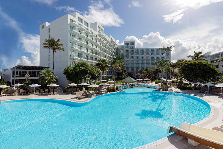 Image du sonesta maho beach balcony offert par VosVacances.ca