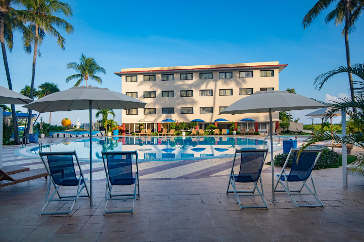 Image du club  tropical balcony offert par VosVacances.ca