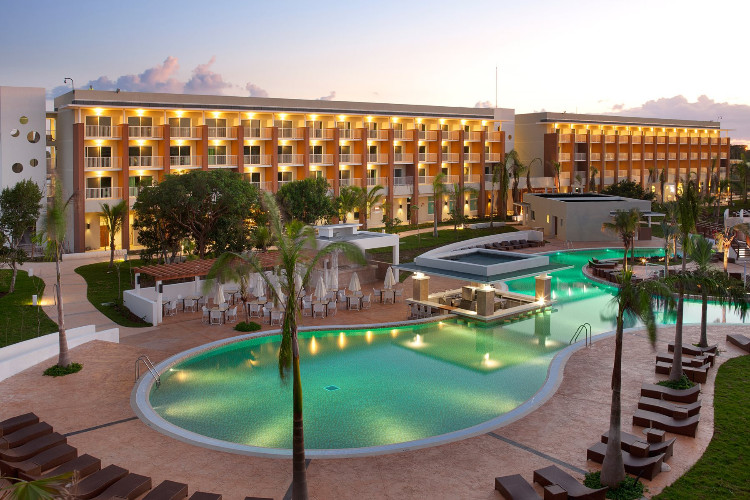 Image principale de l'hôtel Playa Vista Azul offert par VosVacances.ca