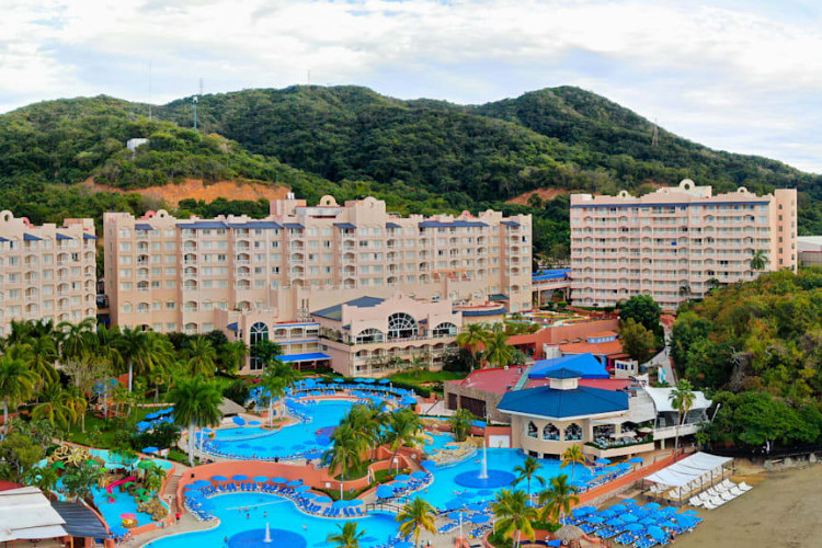 Image principale de l'hôtel Azul Ixtapa Resort offert par VosVacances.ca