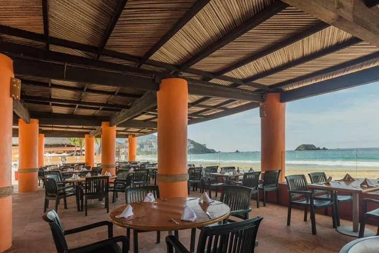 Image du holiday inn ixtapa garden offert par VosVacances.ca